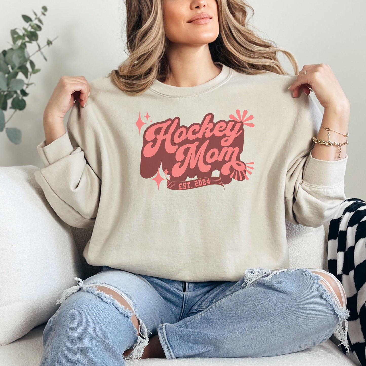 Personalized Hockey Mom Sweatshirt, Hockey Mom Gift, Unisex Crewneck Sweatshirt for Women, Custom Year Hockey Mom Sweater